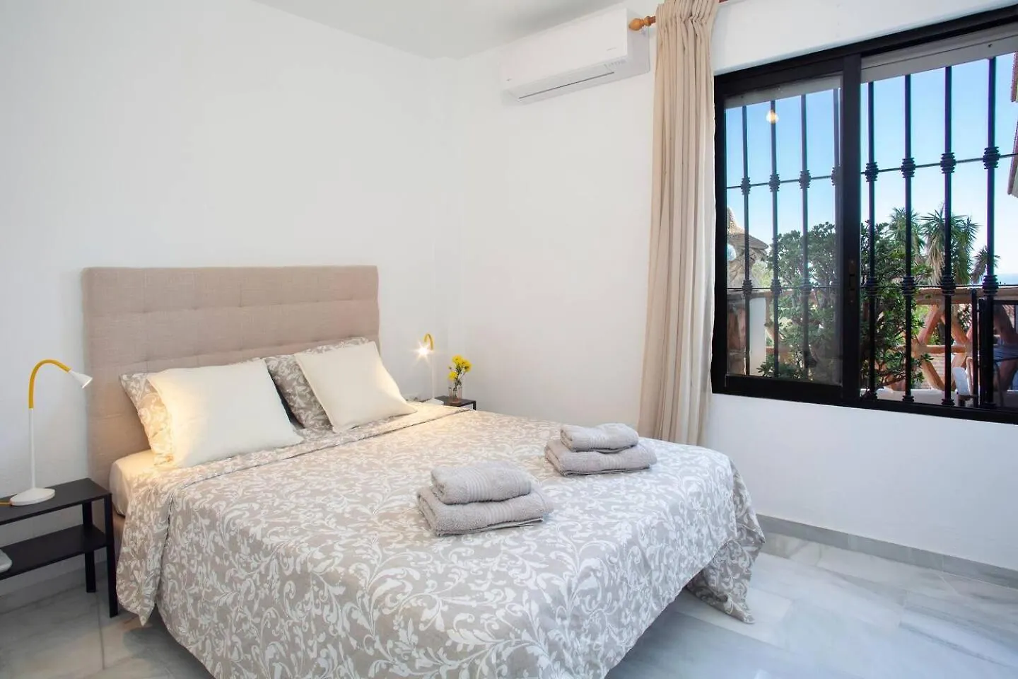 Cozy Apartment With Terrace Mijas